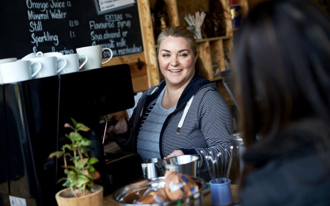 Do low-calorie sweetened beverages help to control food cravings? Two experimental studies