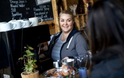 Do low-calorie sweetened beverages help to control food cravings? Two experimental studies