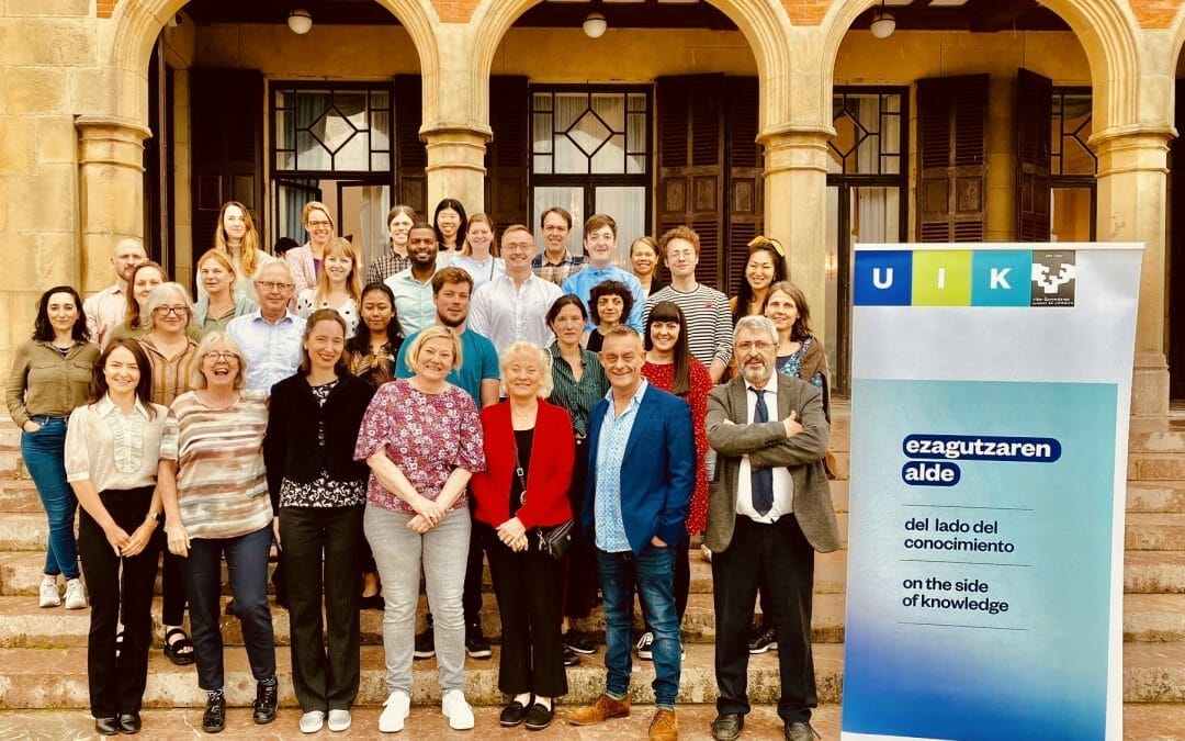 What is the effect of consuming sweetener blends vs sucrose?